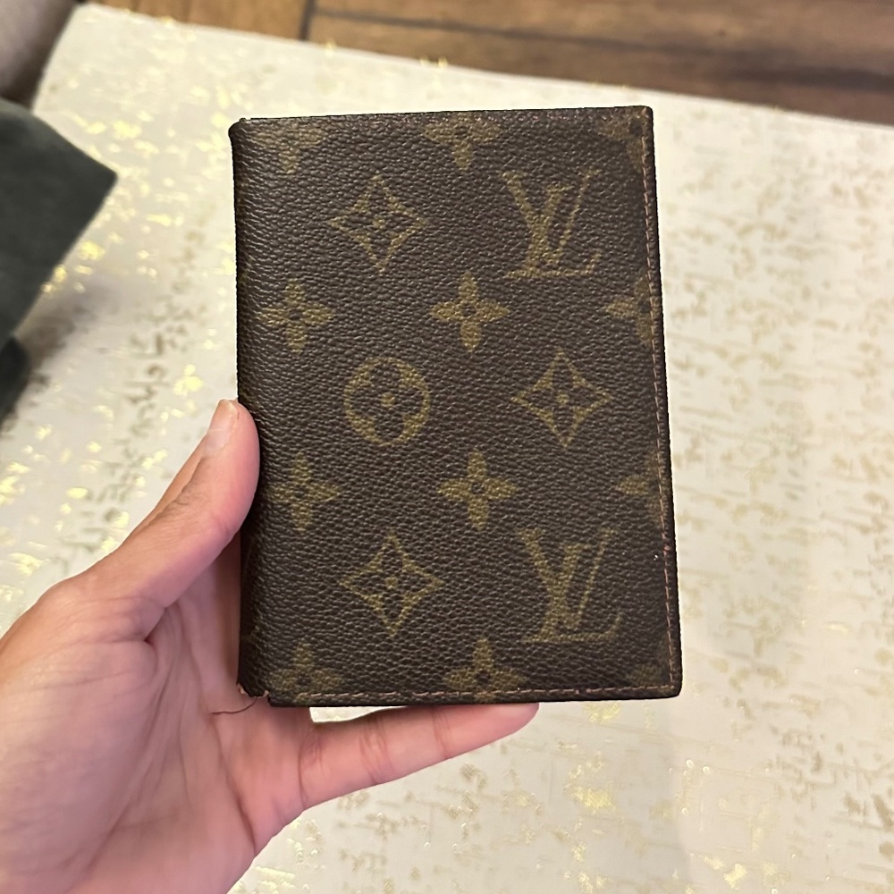 Louis Vuitton Bifold Unisex Wallet/Organizer